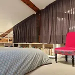 Loft style condo 4 people in central&trendy Paris